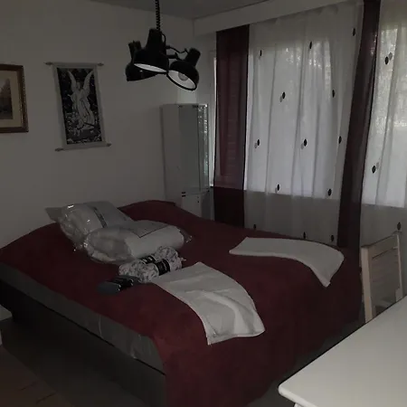 Row House For 6 People *